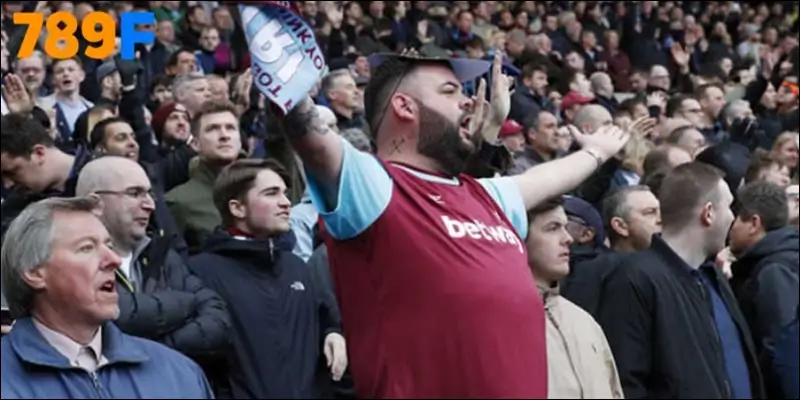 CĐV West Ham chờ đợi phép màu từ Nuno để giúp đội bóng thoát khỏi nhóm cuối bảng CĐV West Ham chờ đợi phép màu từ Nuno để giúp đội bóng thoát khỏi nhóm cuối bảng