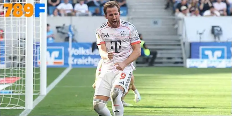 Harry Kane ăn mừng sau khi lập kỷ lục 100 bàn cho Bayern Harry Kane ăn mừng sau khi lập kỷ lục 100 bàn cho Bayern