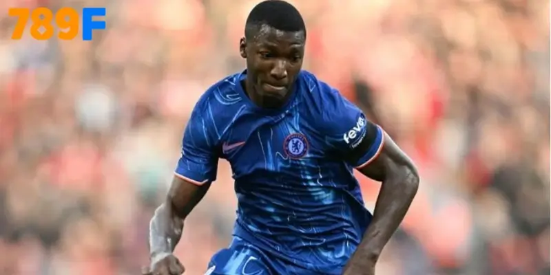 Caicedo thi đấu lăn xả, cắt bóng và kiểm soát tuyến giữa, đúng nghĩa ‘cân cả đội Chelsea’ Caicedo thi đấu lăn xả, cắt bóng và kiểm soát tuyến giữa, đúng nghĩa ‘cân cả đội Chelsea’