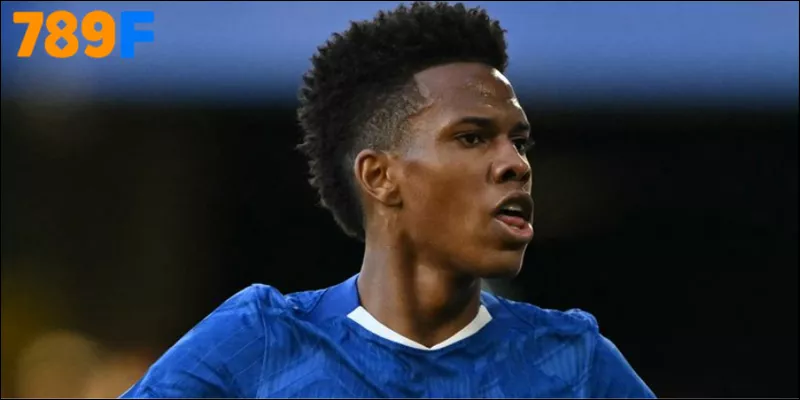 Estevao – tài năng trẻ 18 tuổi bất ngờ được Maresca tung vào đội hình xuất phát trong trận Chelsea vs Liverpool. Estevao – tài năng trẻ 18 tuổi bất ngờ được Maresca tung vào đội hình xuất phát trong trận Chelsea vs Liverpool.