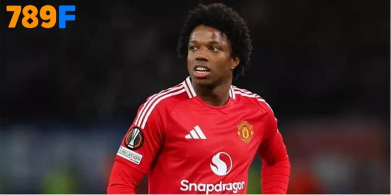 Hậu vệ Hà Lan Malacia trở lại Man Utd giữa khủng hoảng Hậu vệ Hà Lan Malacia trở lại Man Utd giữa khủng hoảng