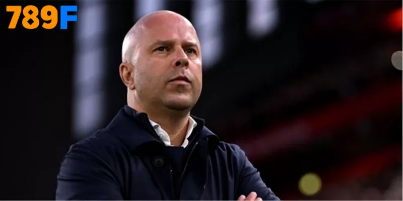 HLV Arne Slot đối diện áp lực lớn khi những sai lầm của Liverpool liên tiếp HLV Arne Slot đối diện áp lực lớn khi những sai lầm của Liverpool liên tiếp