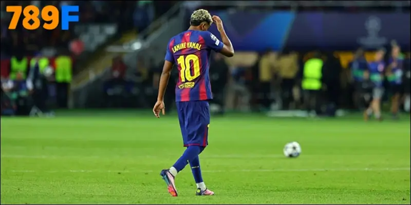 Lamine Yamal rời sân trong trận gặp PSG tại Champions League sau khi cảm thấy đau ở vùng mu Lamine Yamal rời sân trong trận gặp PSG tại Champions League sau khi cảm thấy đau ở vùng mu