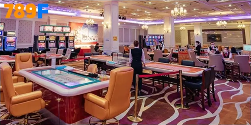 Lượng khách quốc tế giảm mạnh khiến doanh thu casino Quảng Ninh ngày càng lao dốc Lượng khách quốc tế giảm mạnh khiến doanh thu casino Quảng Ninh ngày càng lao dốc